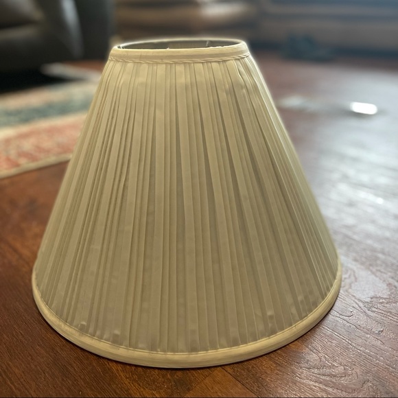 Pleated Lamp Shade - Picture 1 of 2